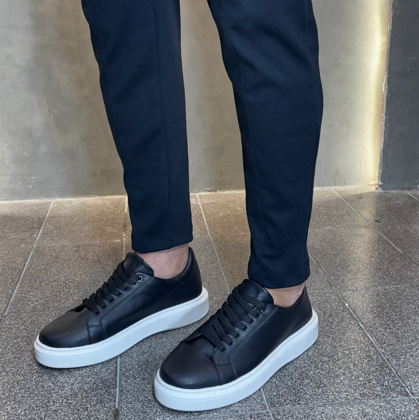 Tênis Casual de Couro Preto